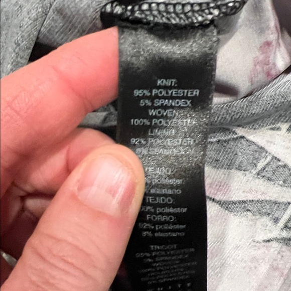 White House Black Market Floral Sleeveless Blouse - Picture 6 of 9